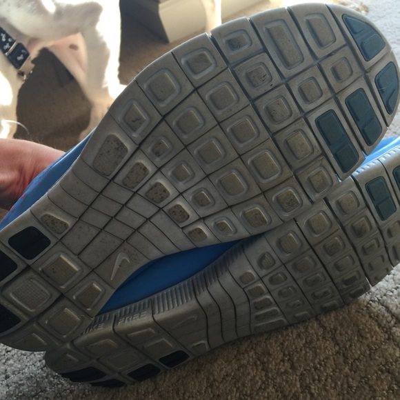 Nike Free Running Shoes - Picture 3 of 4