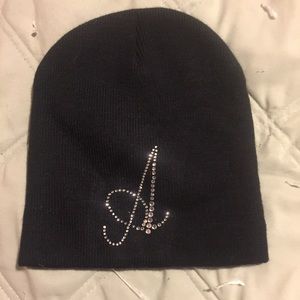 💥Flash Sale💥 Black beanie with monogram A