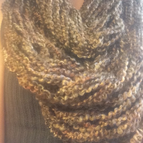 Handmade infinity scarf. - Picture 2 of 3