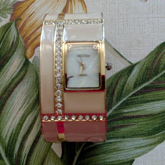 Rhinestone Quartz Cuff Watch - Picture 4 of 4