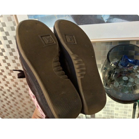 Ladies Louis Vuitton sneakers - Picture 2 of 3