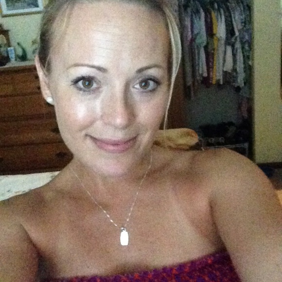 Meet your Posher, Rochelle - Picture 2 of 2