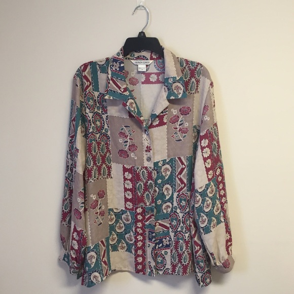 Vintage Tops - ❗️FINAL PRICE❗️Super Cute Vintage Shirt! 😍