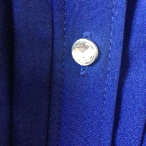 Structured ruffle button down blouse - Picture 2 of 2