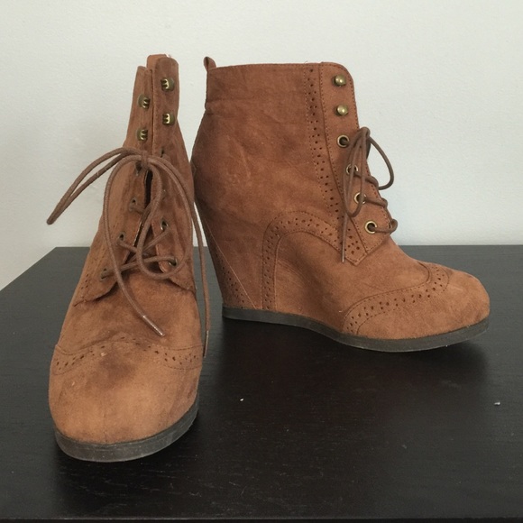 Mossimo faux suede ankle boots size 8.5