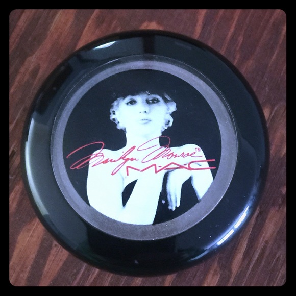 MAC Marilyn Monroe edition eyeshadow