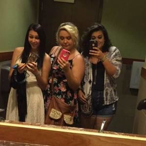 Meet your Posher, Kayla