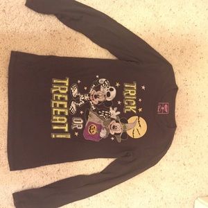 Kids M Disney Halloween shirt!!