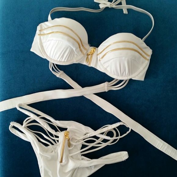 175$ Beach Bunny Swimwear bikini Thief of Hearts..