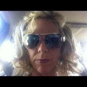 Meet your Posher, Sheri