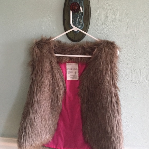 ***SOLD*** Aeropostale faux fur vest