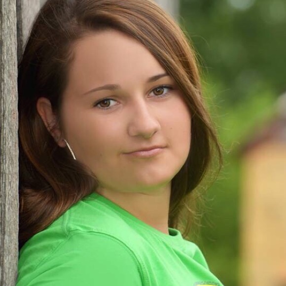 Meet your Posher, Kiersten - Picture 1 of 1