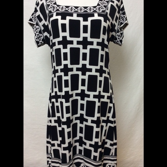 White House Black Market Geometric Dress size M