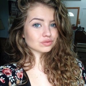 Meet your Posher, Victoria