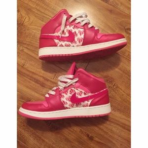 Nike Air Jordan 1 Valentines Day edition