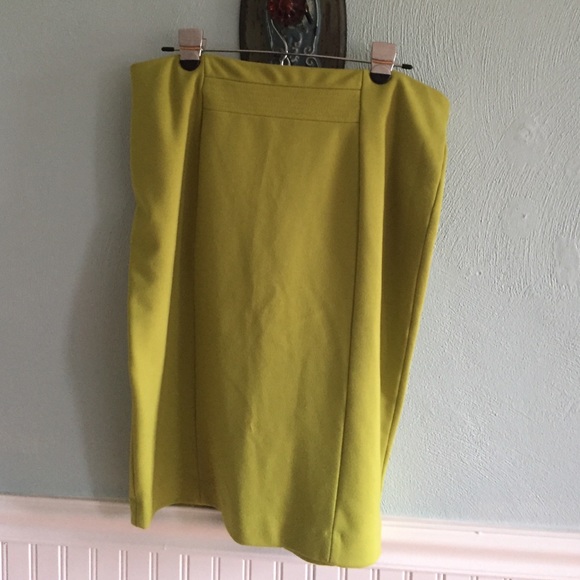 ***SOLD*** Lime pencil skirt