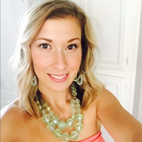 Meet your Posher, Melissa - Picture 1 of 1