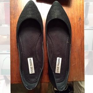 Black Steve Madden Pointed- Toe flats