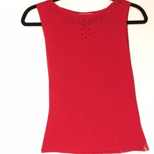 Sleeveless red "Velvet" top