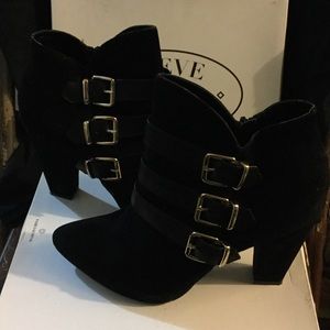 Steve Madden jypsee suede ankle boots
