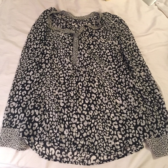 Black-and-white leopard blouse