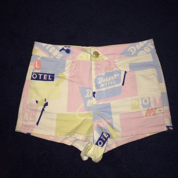 Topshop high-waisted shorts!!