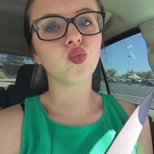 Meet your Posher, Alexandra