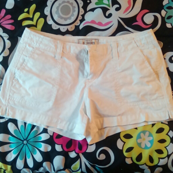 Old Navy Khaki shorts - Picture 1 of 3