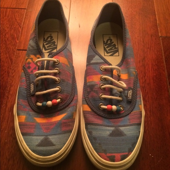 Women's tribal Vans