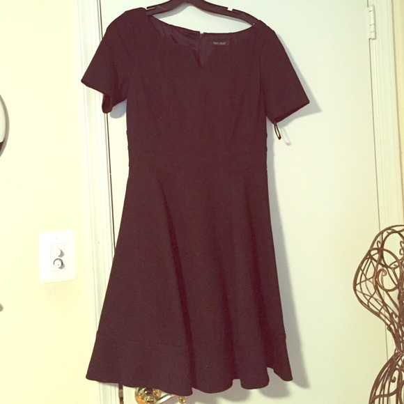 Very simple black dress, formal - Picture 1 of 2