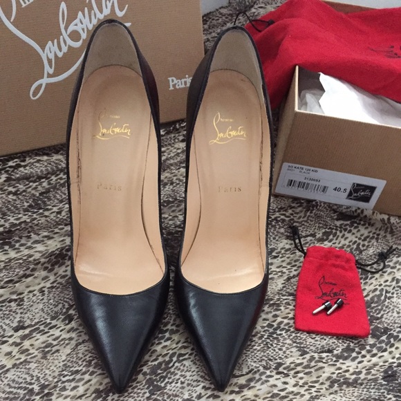 Christian Louboutin "So Kate" Black Leather Pumps - Picture 3 of 4