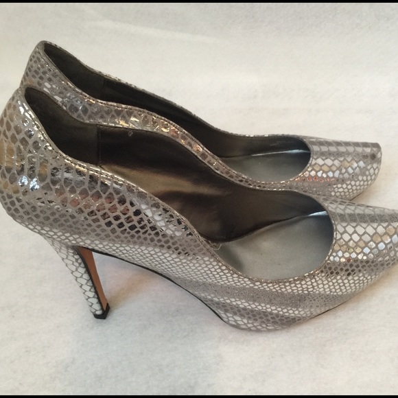 White House Black Market Shoes - White House Black Market pumps👠👠💗❤