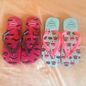 2 pairs of Brazilian havaianas new/used once !