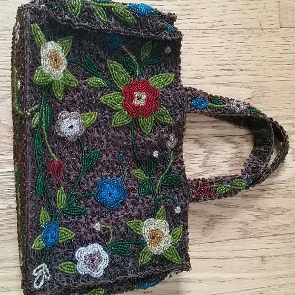 *Beautiful beaded purse
