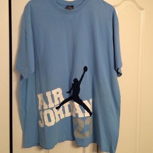 4 Nike T-Shirts