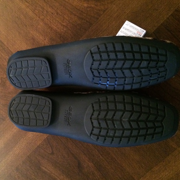 NWT GEOX CALFSKIN LOAFERS- PRICE DROP FOR FALL!! - Picture 3 of 4