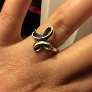JAMES AVERY ETERNAL RIBBON CROSS RING