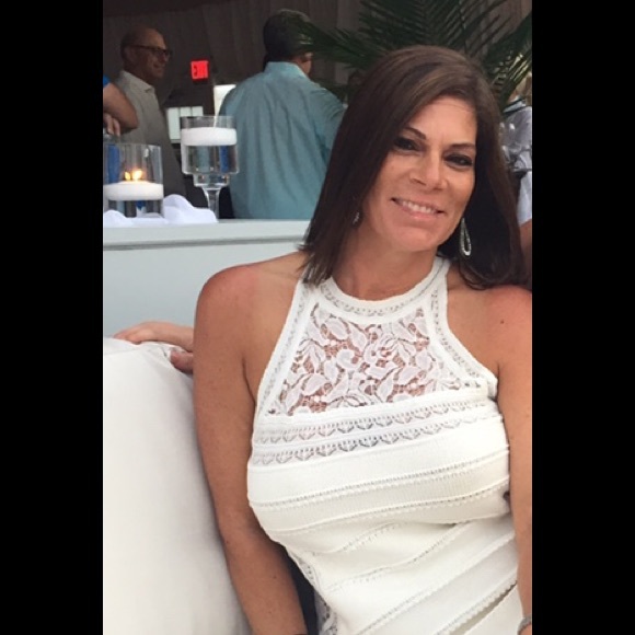 Meet your Posher, Stephanie ๐๐ - Picture 10 of 10