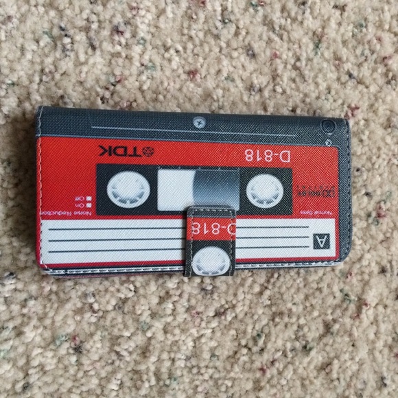 NWT iPhone 6+ 80's Cassette tape wallet phone case - Picture 1 of 4
