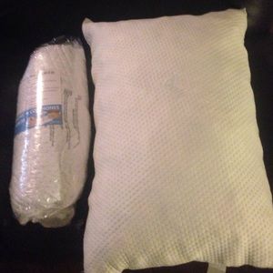 G COMFORTERS 100% ORTHOPEDIC MEMORY FOAM PILLOWS.