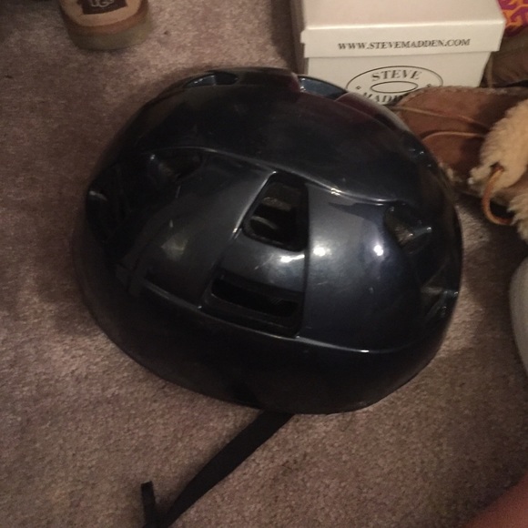 Riding helmet
