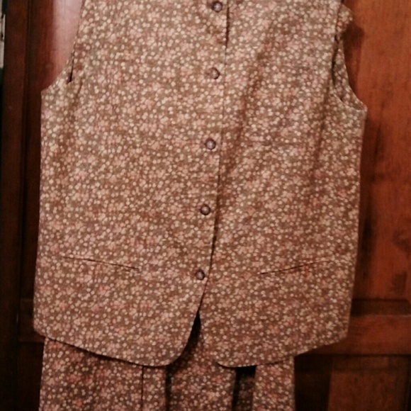 CHAUS BROWN CALICO PRINT VEST AND SKIRT SET