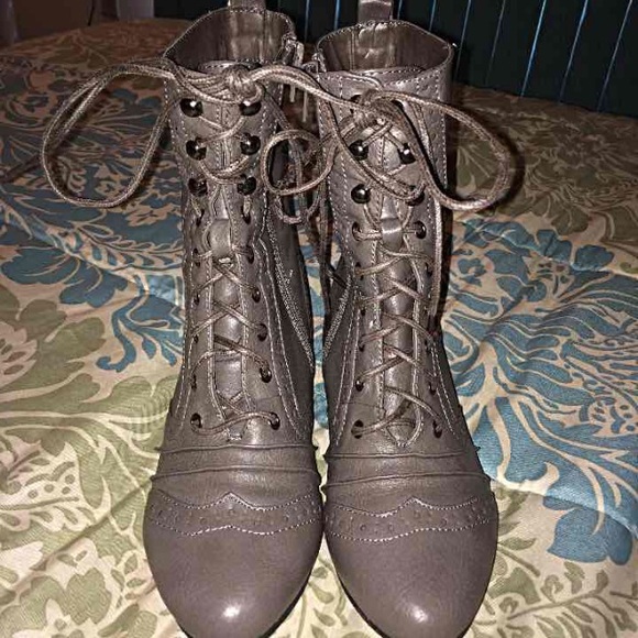 Grey combat boots! Like new