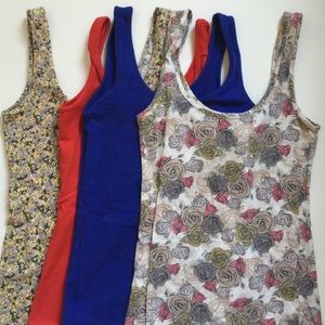 Set of 4 Nordstrom Bought Tanks