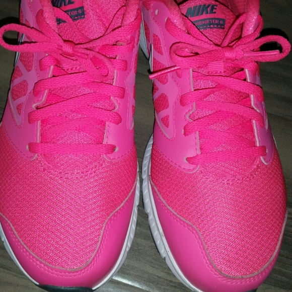 SOLD ON MERC. Women's Nike's