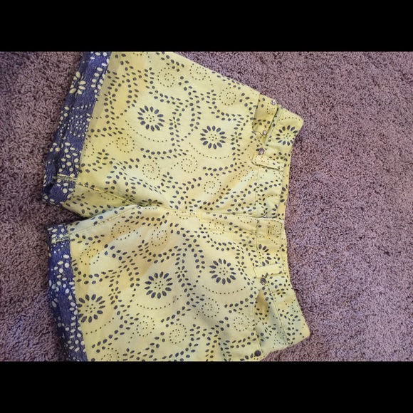 Codeblue floral shorts - Picture 1 of 3