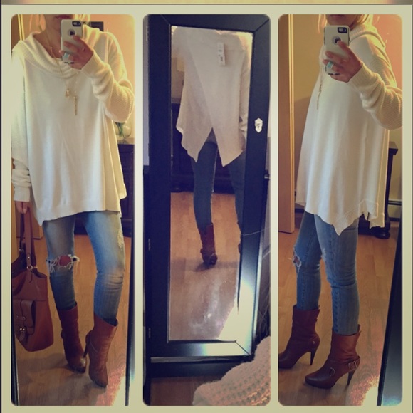 Tops - Last 1⭐️Host pick1/13⭐️Winter white sweater 🍁
