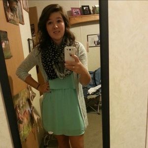 Meet your Posher, Caitlin