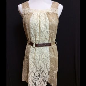 Blu Pepper Size Medium Lace top