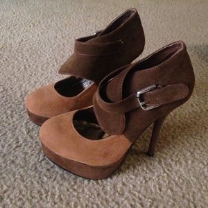 Two toned tan and camel strappy buckle heels